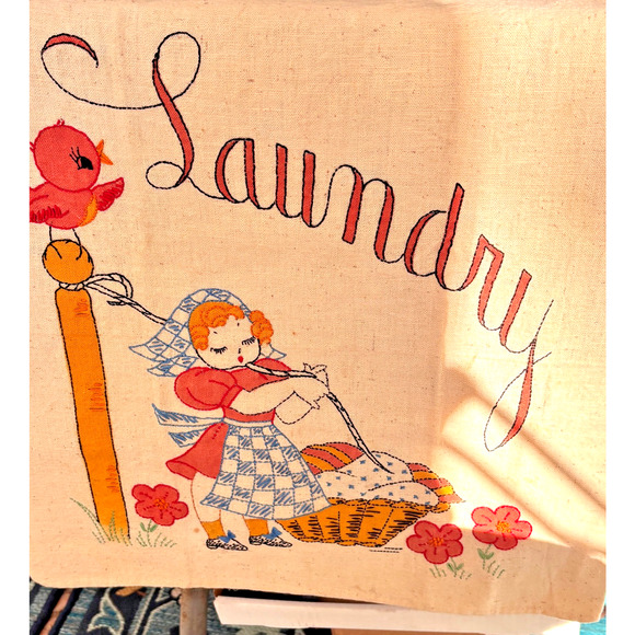 Darling Vintage Hand-Embroidered Laundry Bag/Sack Drawstring, Sunbonnet Ladies - Picture 13 of 14